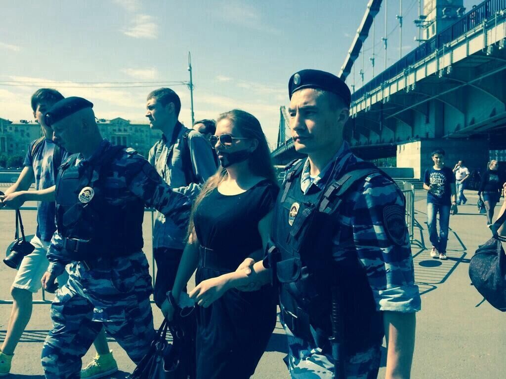 В Москве полиция разогнала акцию ЛГБТ-активисток