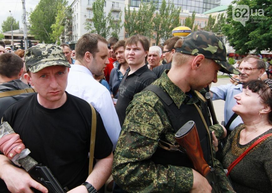 Лідери "ДНР" на мітингу в Донецьку обіцяли приєднання до РФ і просили Путіна ввести війська