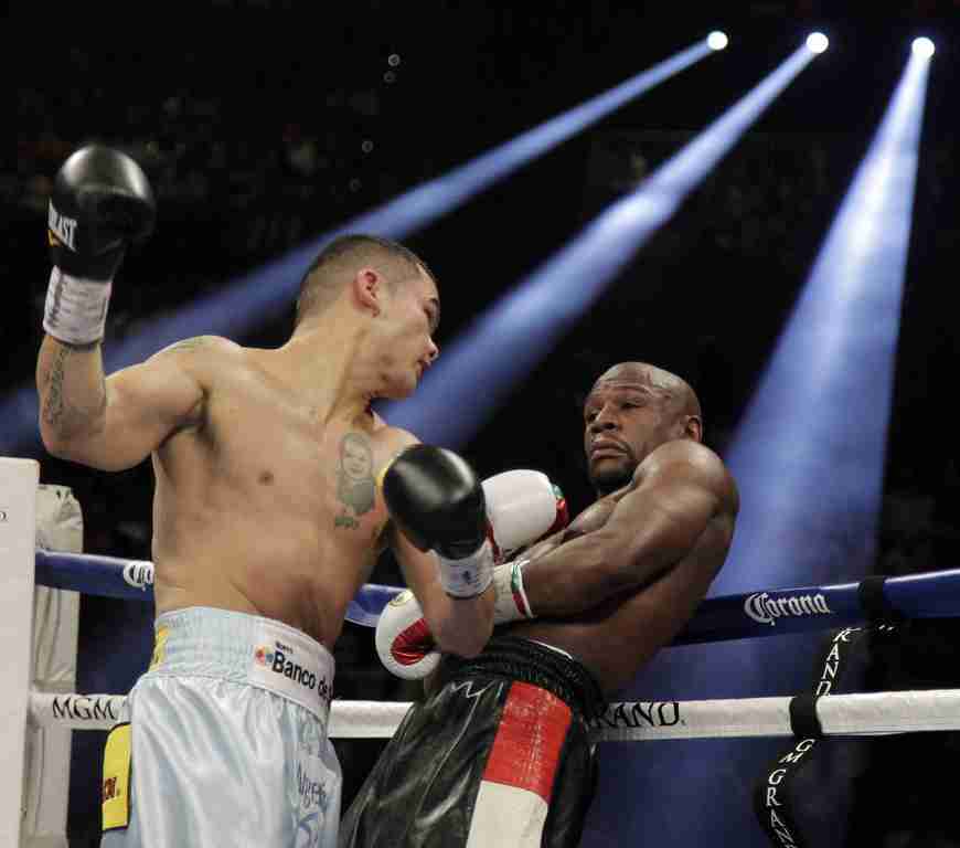 Мэйвезер победил Майдану, пропустив рекордное число ударов