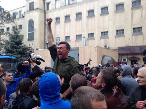 Затриманих в Будинку профспілок відпустили на вимогу мітингувальників. Трансляція з Одеси