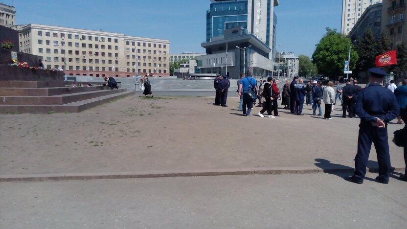 200 харьковских сепаратистов не испугались суда и вышли на митинг