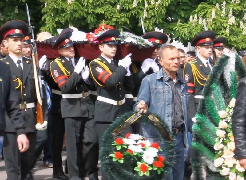 На Житомирщине похоронили десантника, убитого террористами в Славянске