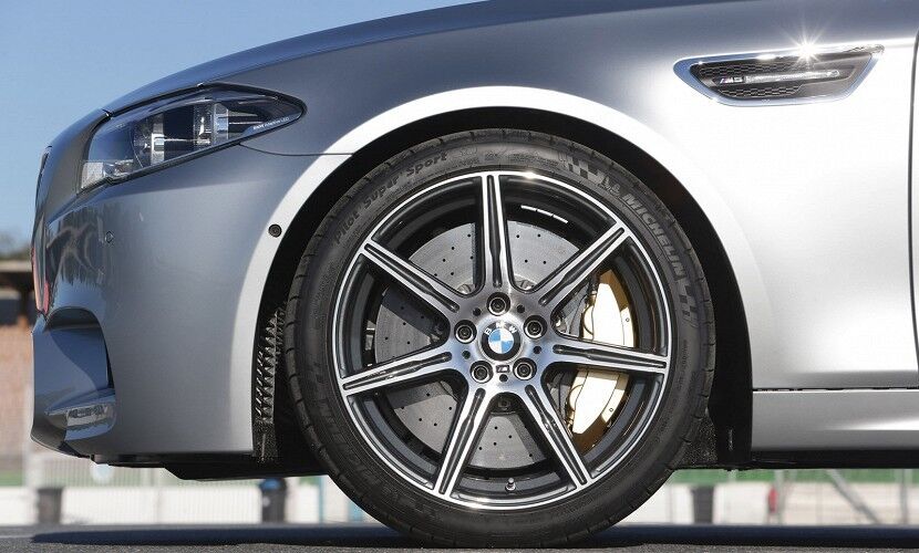 БМВ показала самый мощный и эксклюзивный свой автомобиль  