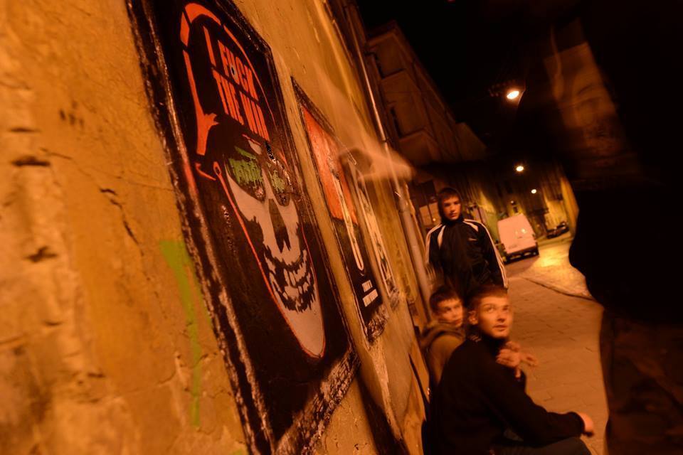 На вулицях Львова з'явився антивоєнний стріт-арт