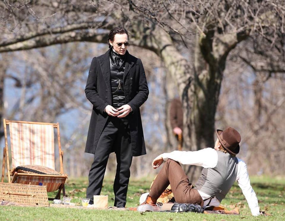 "Багровый пик": фото со съемок костюмного хоррора Гильермо дель Торо