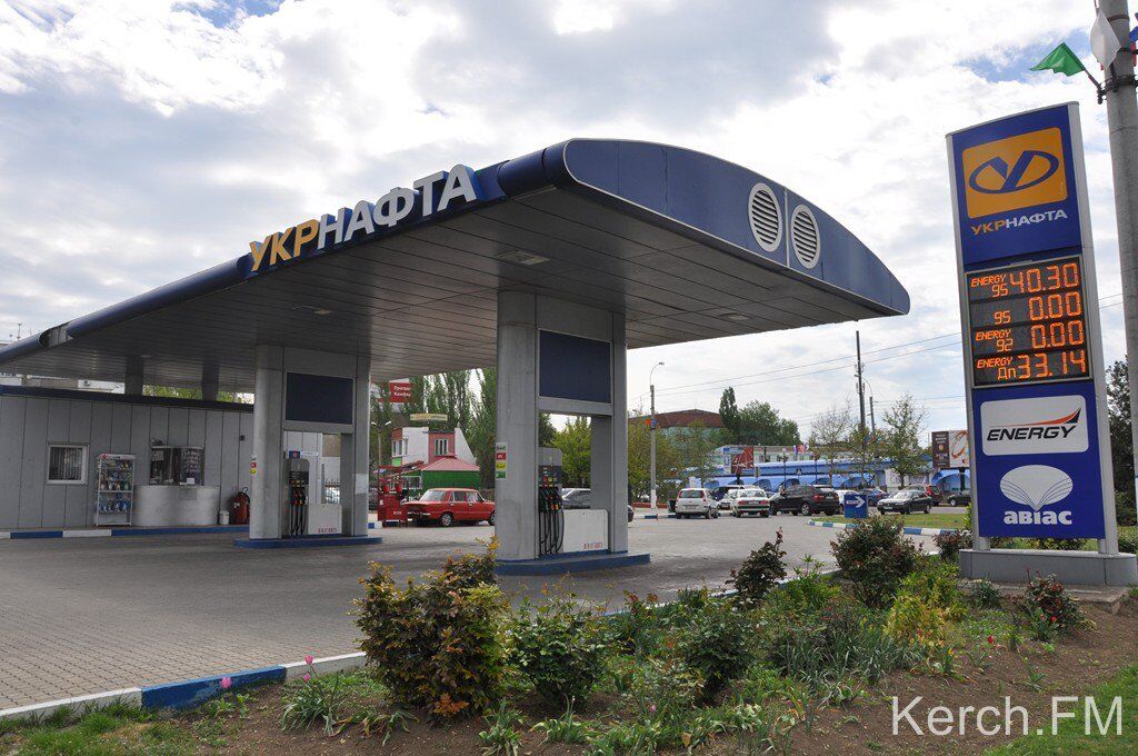 В Крыму дефицит бензина, а цены на товары выросли вдвое