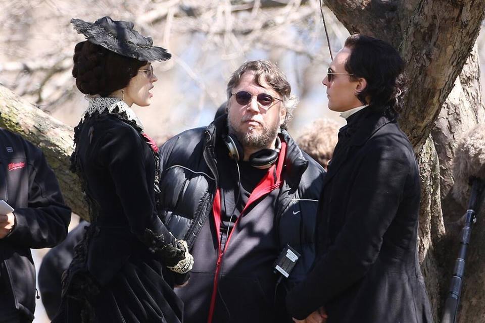 "Багровый пик": фото со съемок костюмного хоррора Гильермо дель Торо