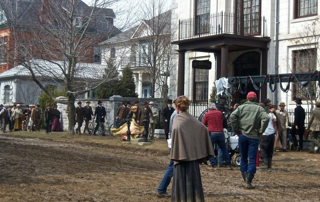 "Багровый пик": фото со съемок костюмного хоррора Гильермо дель Торо