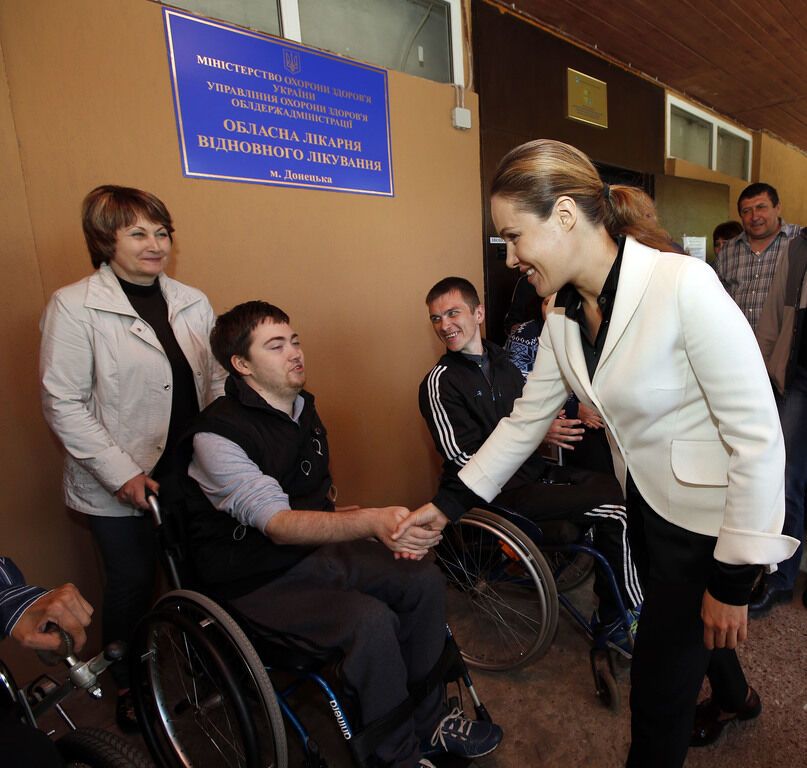 На восток Украины нужно направлять не военную, а социальную миссию - Королевская