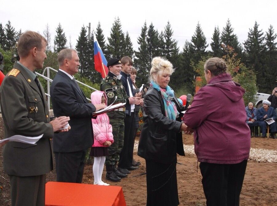 У Росії пам'ятник Радянському солдату-визволителю викинули на звалище