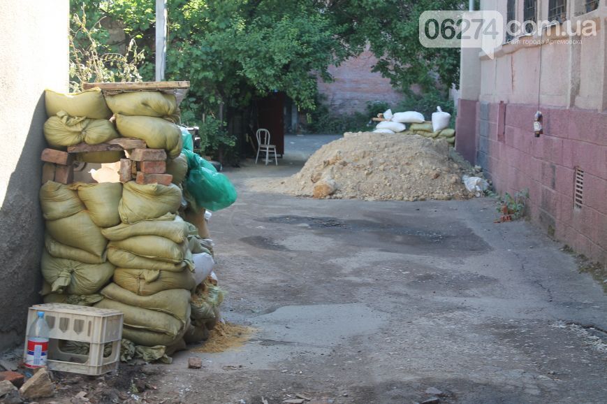 Террористы "ДНР" покинули два штаба в Артемовске. Фотофакт