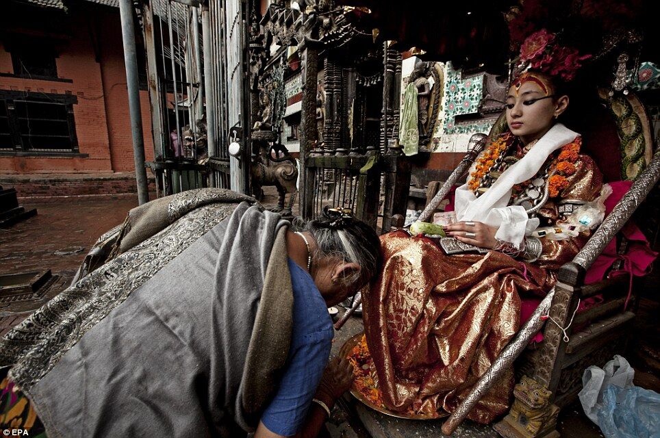 Как живут современные непальские богини