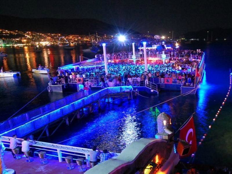 Топ-10 самых знаменитых в мире дискотек