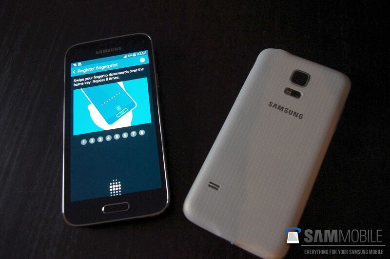 В сеть утекли первые фото Samsung Galaxy S5 mini