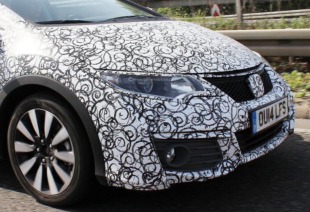 Хонда обновит свой космический хетчбэк