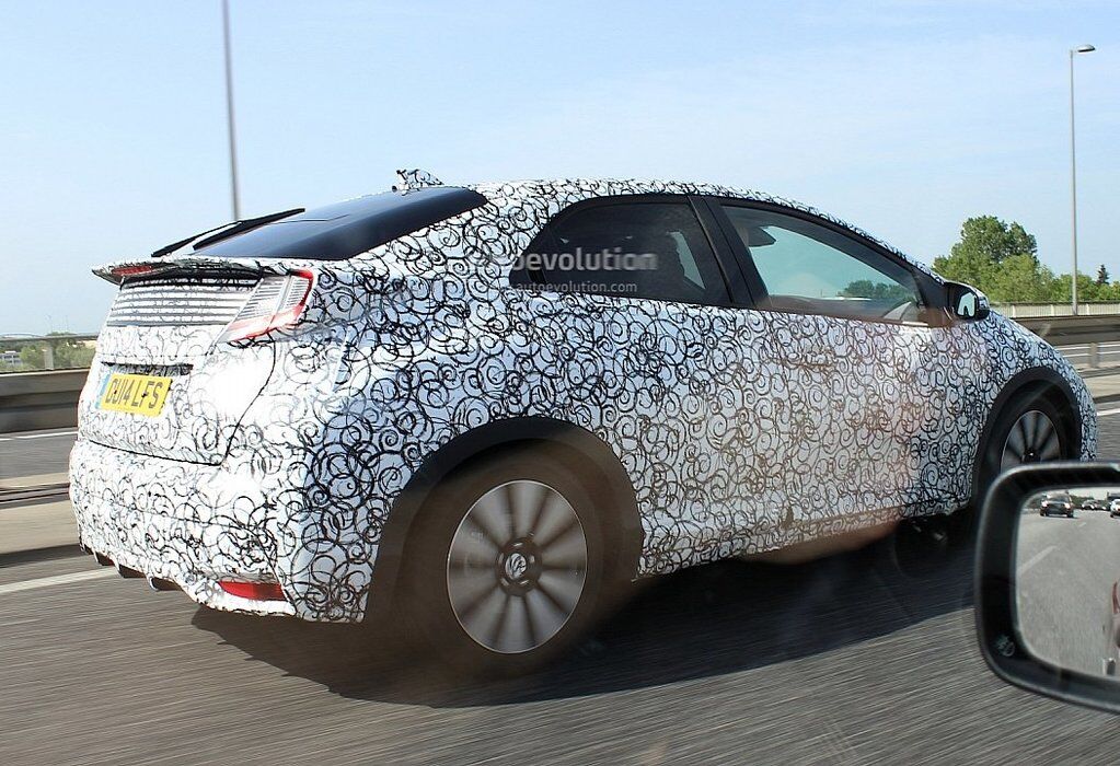 Хонда обновит свой космический хетчбэк