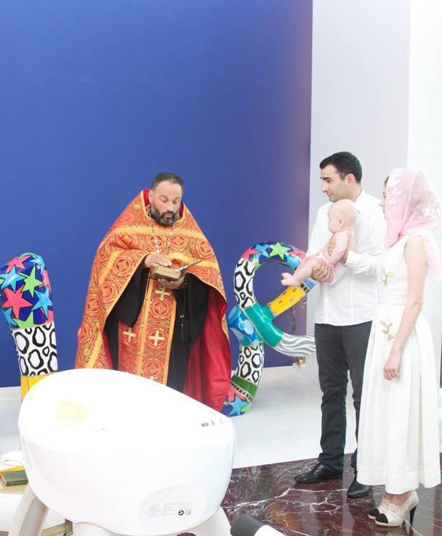 Черновецький в Грузії хрестив сина з салютом на весь курорт