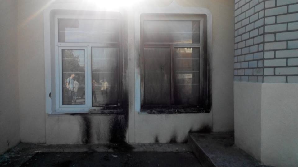В Крыму неизвестные забросали "коктейлями Молотова" мечеть