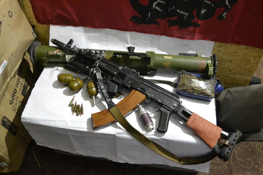 Силовики взяли под контроль город на Луганщине и пленили главаря террористов