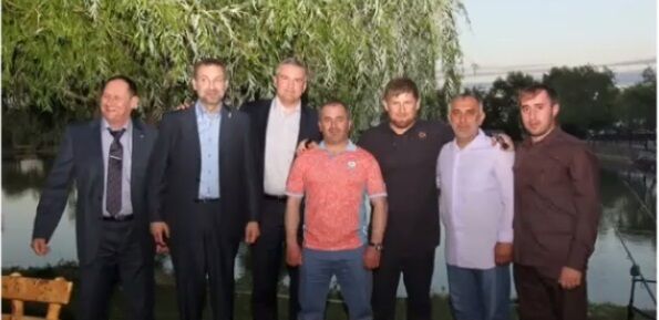 Аксенов слетал в гости к Кадырову и наелся чеченского шашлыка