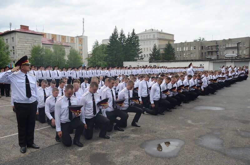 Выпускники харьковского университета вместо отпуска едут воевать на Донбасс
