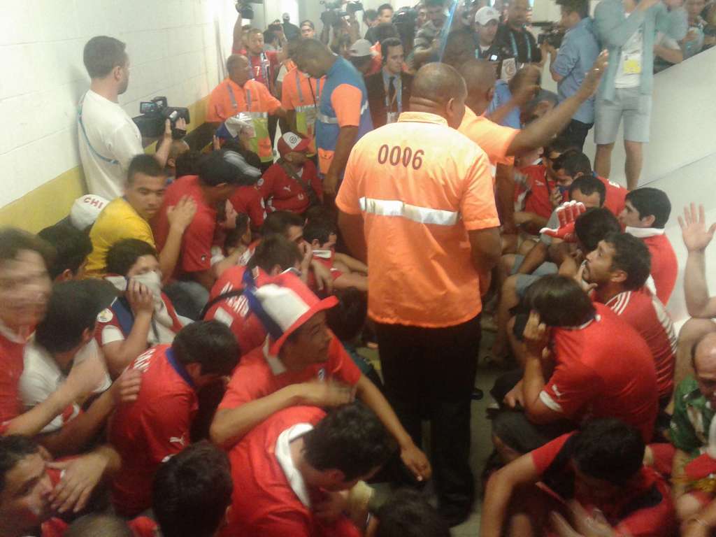 ЧМ-2014. Фаны сборной Чили устроили погром на главном стадионе турнира