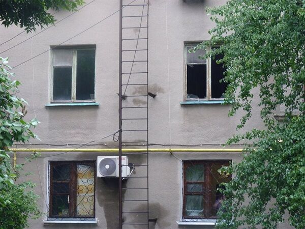 Снаряд виконав величезну діру в приміщенні дитячого садка Слов'янська. Фотофакт
