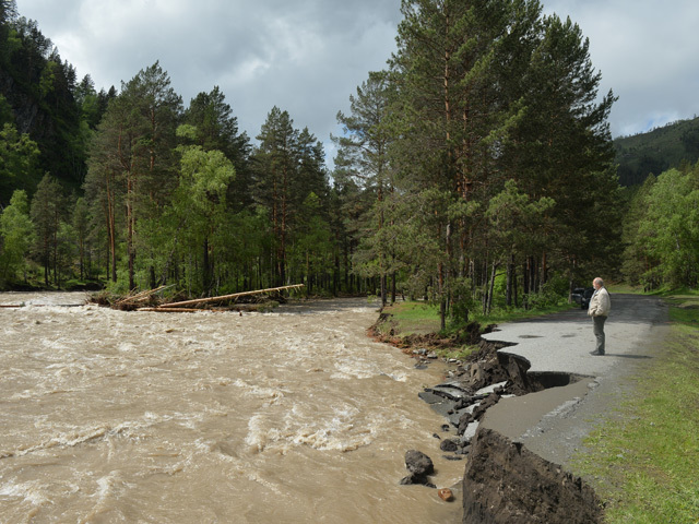 У Сибіру затоплені чотири регіони, де знаходяться більше 21 тисяч осіб