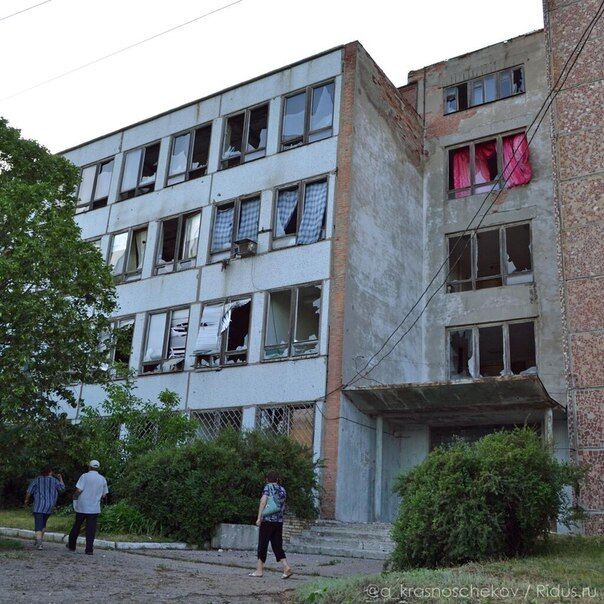 Снаряд виконав величезну діру в приміщенні дитячого садка Слов'янська. Фотофакт