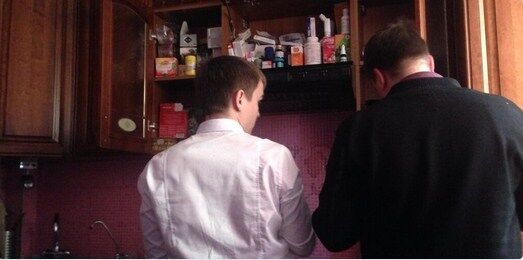 Правосуддя по-російськи: ФСБ нагрянула до Навального в 4 ранку і збиралася ламати двері