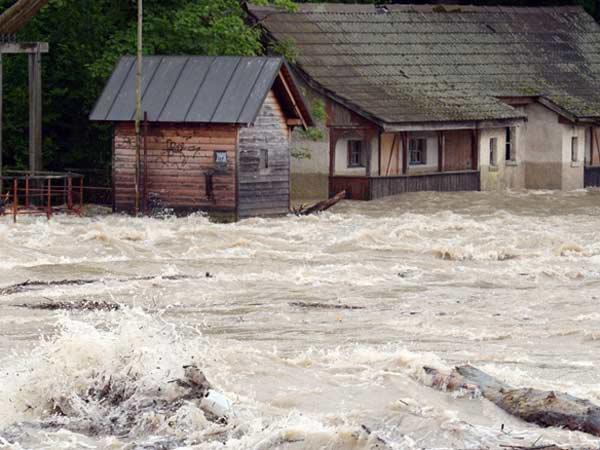 Через повінь в Болгарії загинуло 10 осіб, є зниклі безвісти