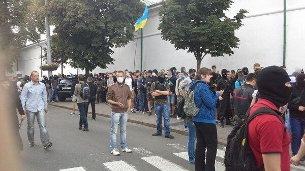 Ситуация возле лавры накаляется: сепаратисты собрались создавать "Киевскую народную республику"