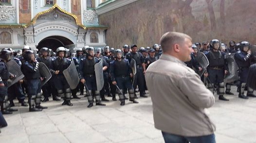 Націоналісти завадили провести хресний хід сепаратистів у Лаври