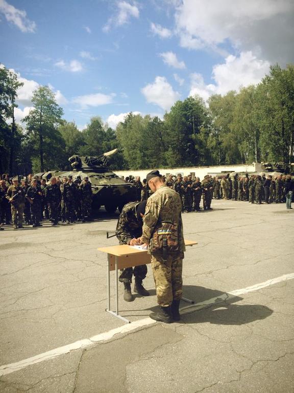 Бійці "Донбасу" і новобранці батальйону "Азов" прийняли присягу на вірність українському народу