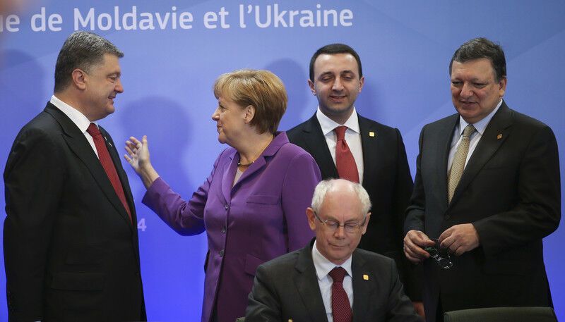 Украина подписала экономическую часть Ассоциации с ЕС. Фоторепортаж