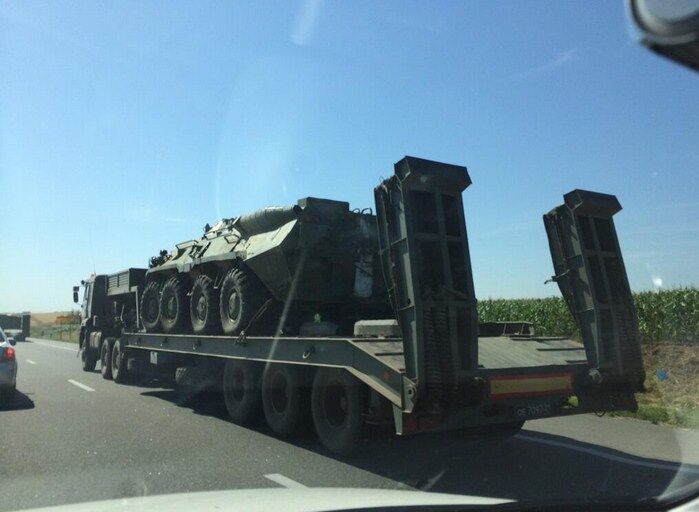 Російська військова техніка вирушила в Україну з Ростова - очевидці