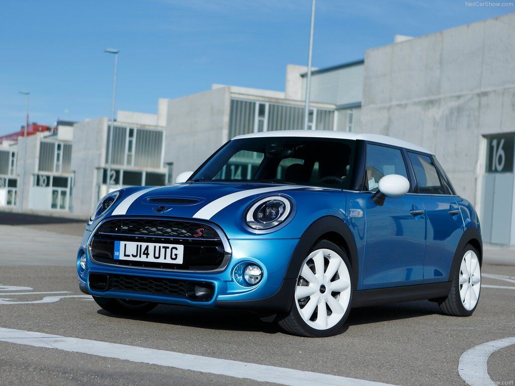 МИНИ Cooper добавили дверей