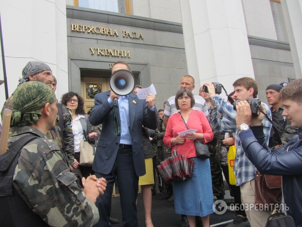 Переселенці з гарячих точок пікетували ВР, вимагаючи статус біженців