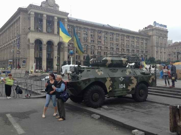 В Киеве разобрали сцену Евромайдана. Фотофакт