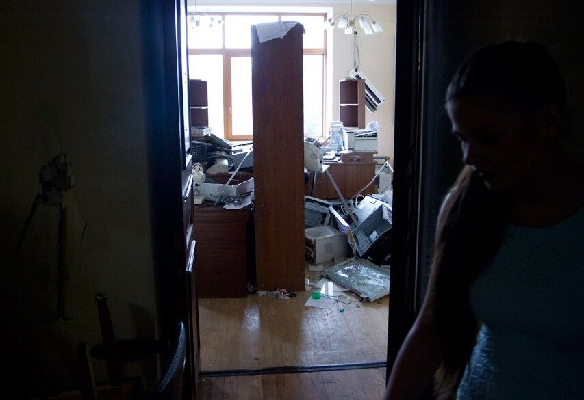 "Мэрский" кабинет Кличко разрушен до неузнаваемости: разбитые стены и вскрытые полы