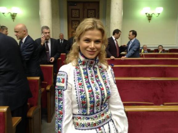 В день инаугурации Порошенко в Раде депутаты устроили парад вышиванок. Фотофакт