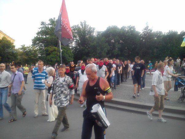 На Народному Віче в Харкові ВР накрили мідним тазом