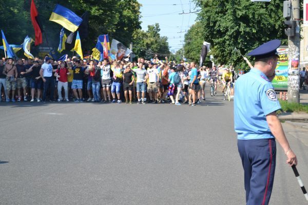Ультрас в Черкассах провели Марш единства и собрали деньги бойцам АТО
