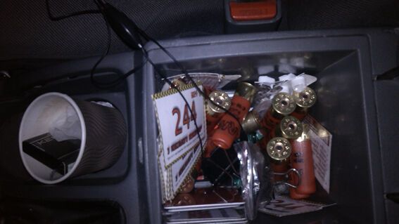 На Житомирщині даішники затримали автомобіль з купою спецзасобів і патронів