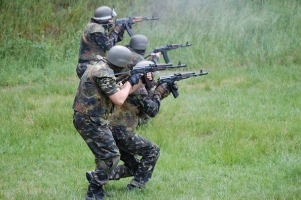 В батальоне "Донбасс" показали, как тренируются их бойцы