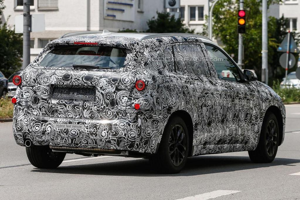 БМВ обкатывает неизвестную модель