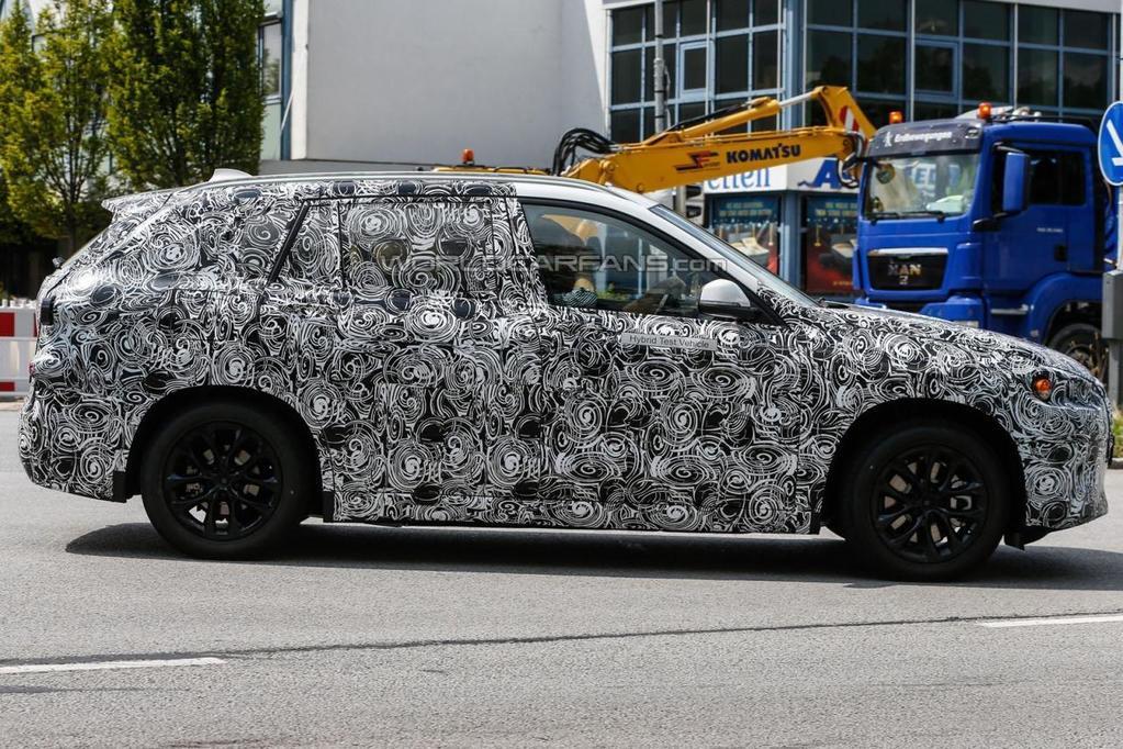 БМВ обкатывает неизвестную модель