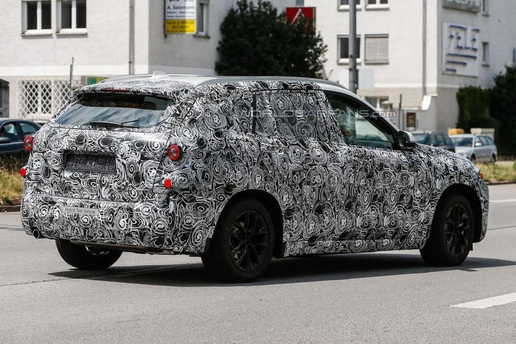 БМВ обкатывает неизвестную модель