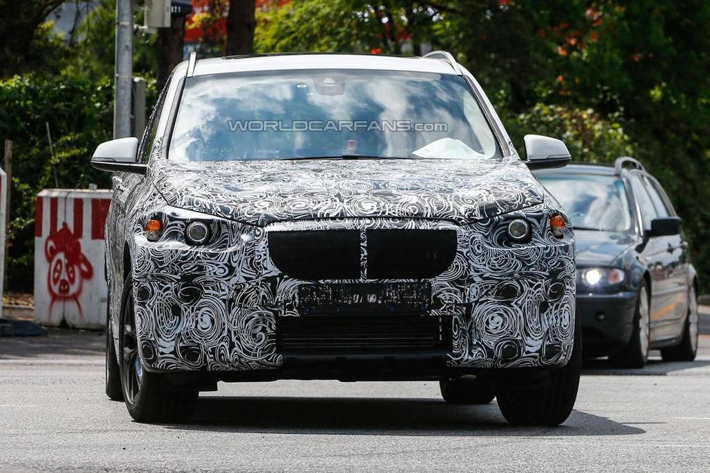 БМВ обкатывает неизвестную модель