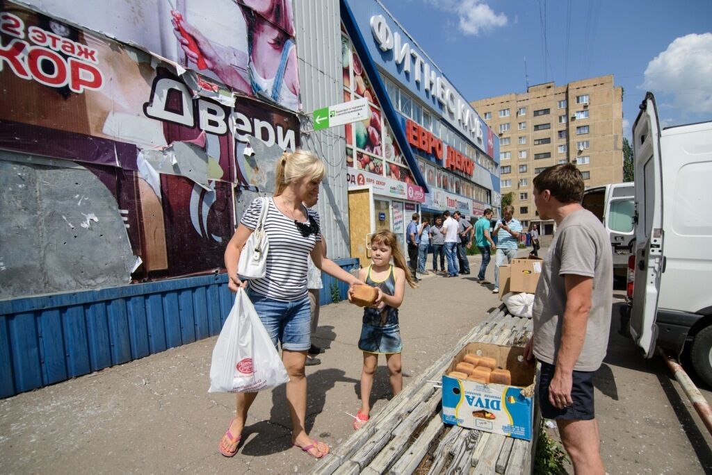 Партия развития Украины открыла второй пункт распределения гуманитарной помощи в Славянске
